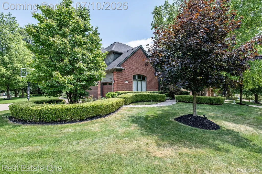 4488 Philip Commerce Charter Township MI 48382