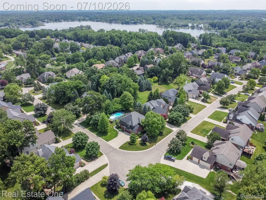 4488 Philip Commerce Charter Township MI 48382