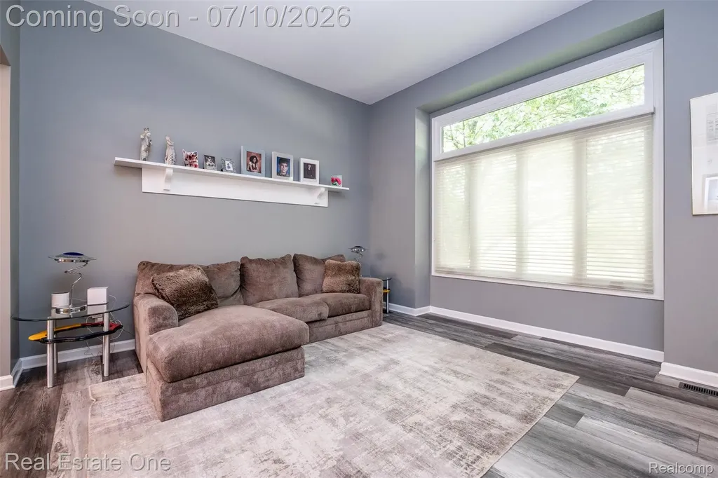 4488 Philip Commerce Charter Township MI 48382