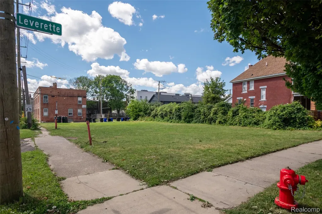 1601 Leverette Street Detroit City MI 48216