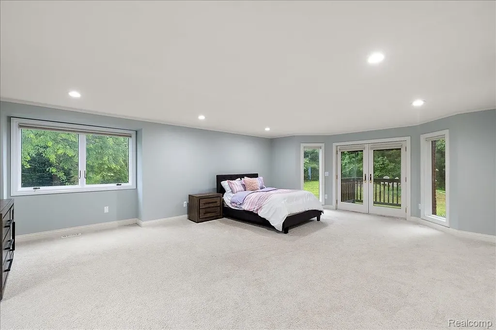4700 Botany Glen Commerce Charter Township MI 48382