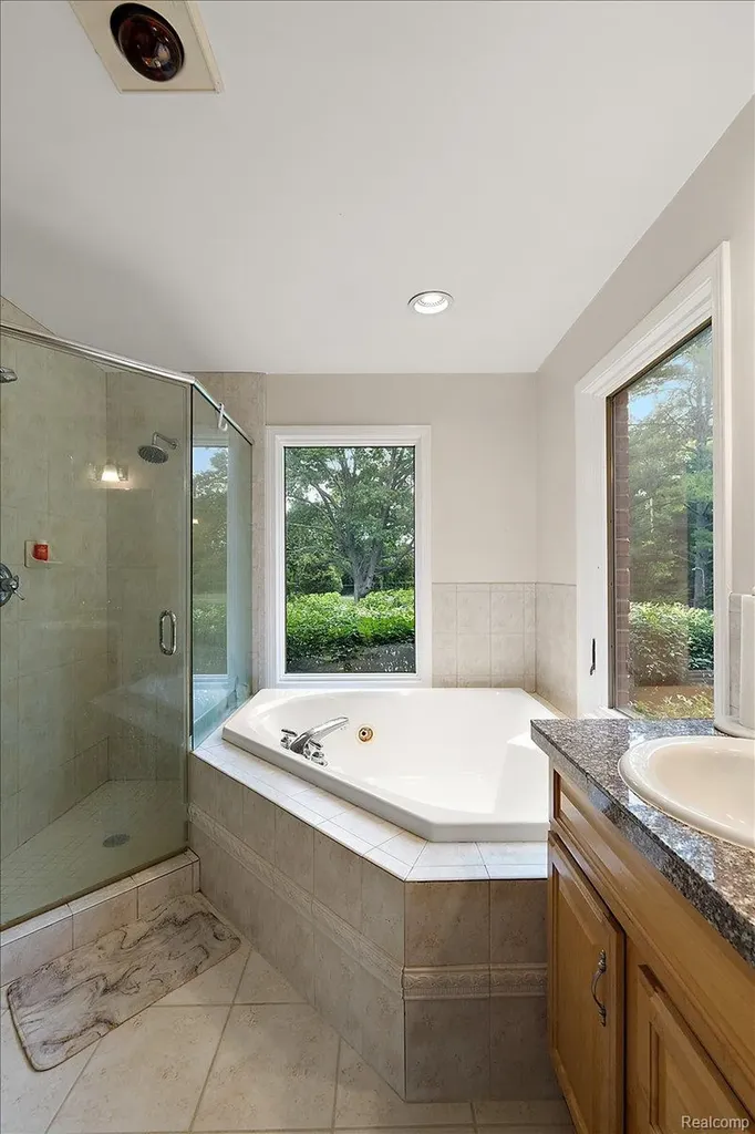 4700 Botany Glen Commerce Charter Township MI 48382