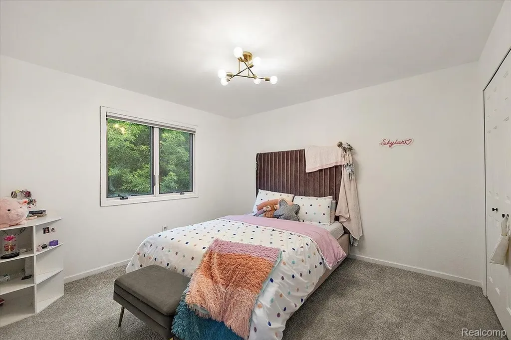 4700 Botany Glen Commerce Charter Township MI 48382