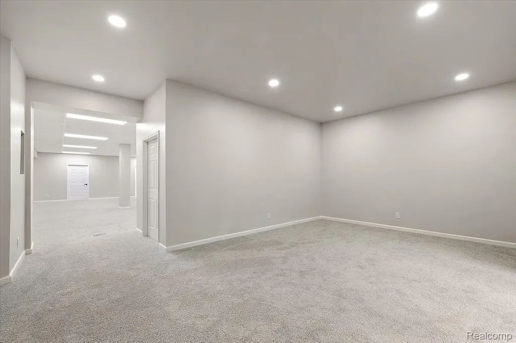 4700 Botany Glen Commerce Charter Township MI 48382
