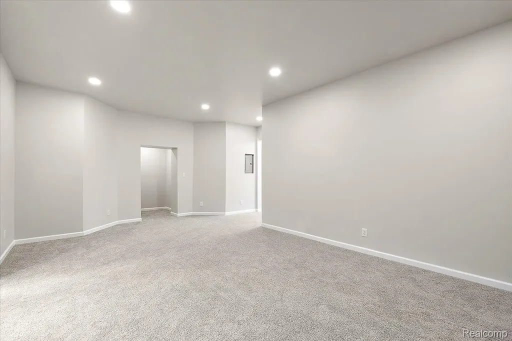 4700 Botany Glen Commerce Charter Township MI 48382