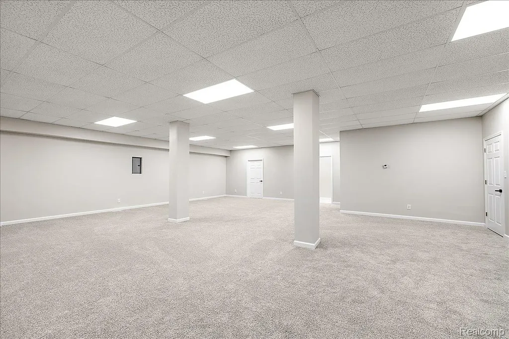 4700 Botany Glen Commerce Charter Township MI 48382