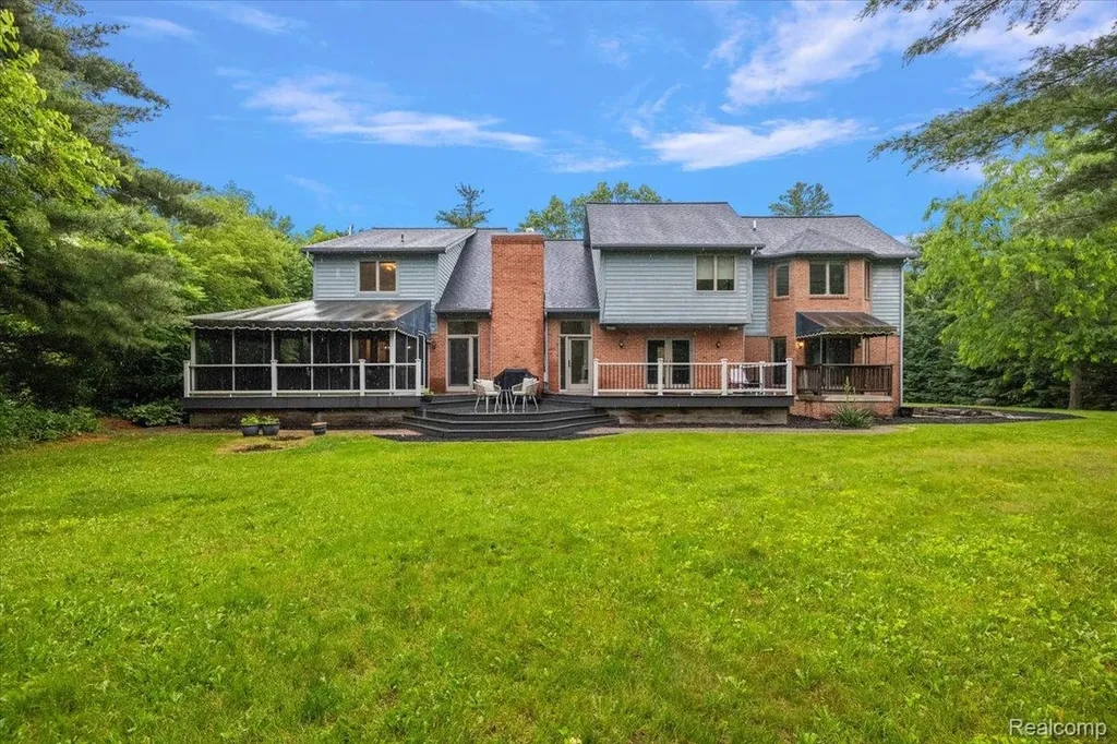 4700 Botany Glen Commerce Charter Township MI 48382