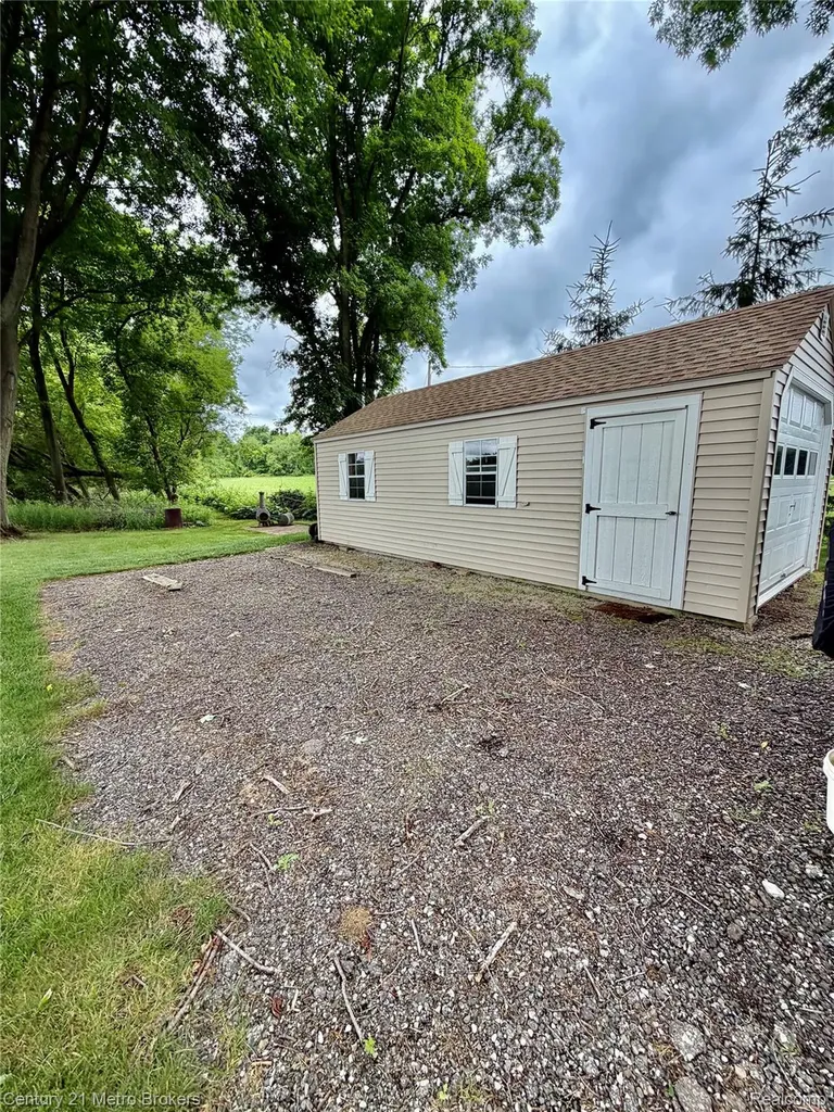 3259 N Seymour Road Flushing Charter Township MI 48433