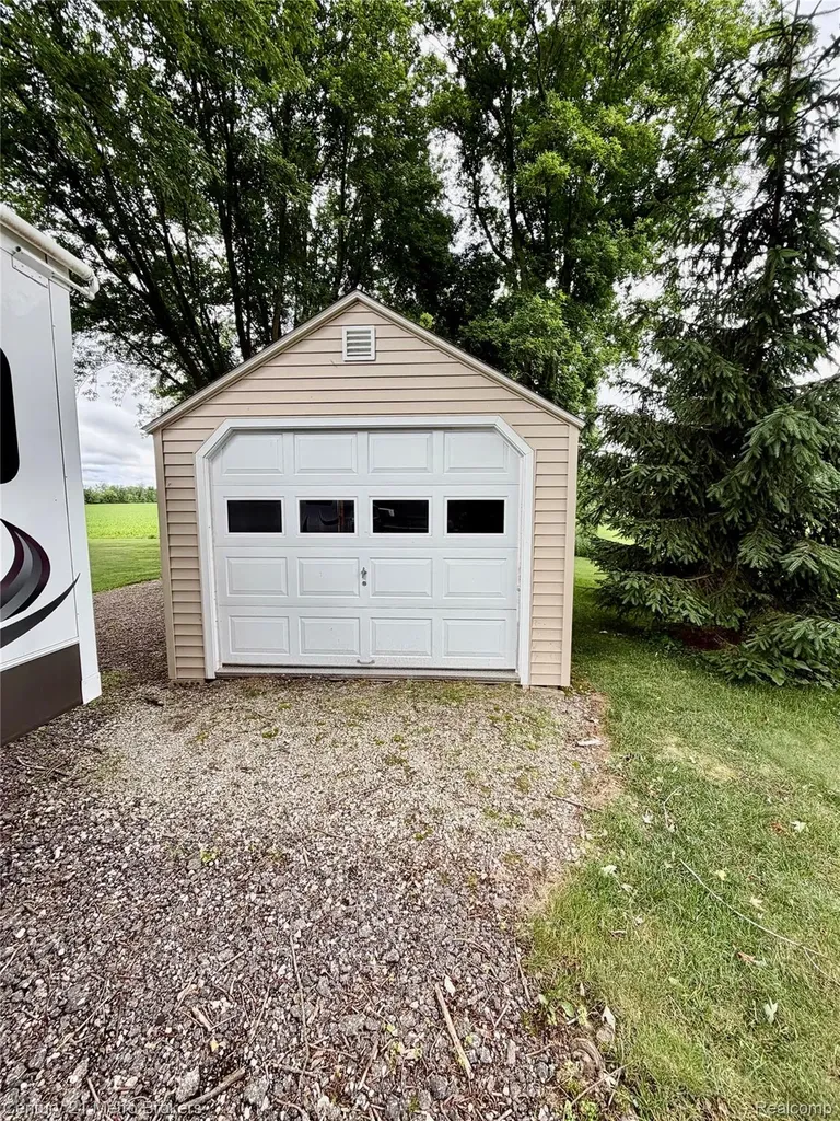 3259 N Seymour Road Flushing Charter Township MI 48433