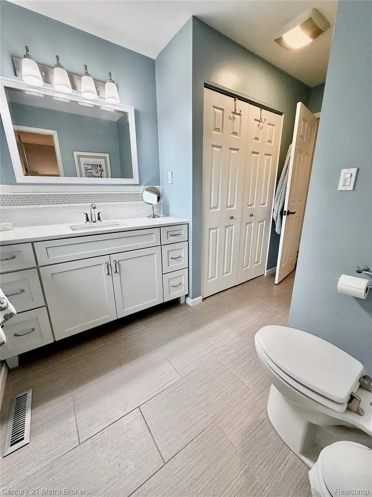 3259 N Seymour Road Flushing Charter Township MI 48433