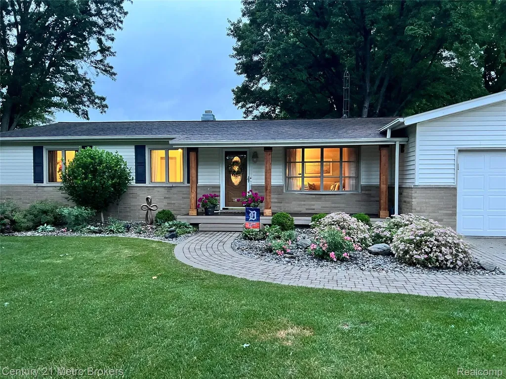 3259 N Seymour Road Flushing Charter Township MI 48433