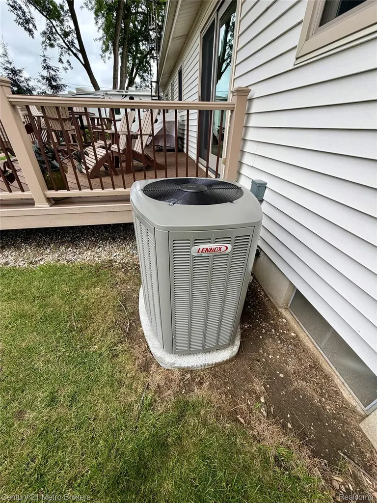 3259 N Seymour Road Flushing Charter Township MI 48433