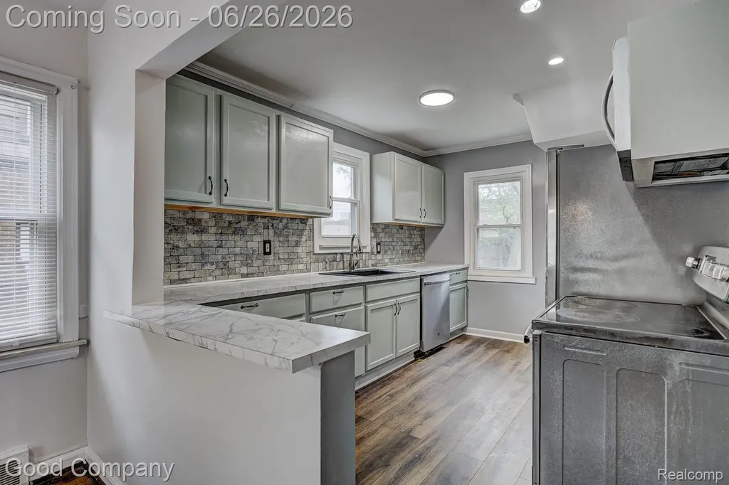 20259 Warrington Drive Detroit City MI 48221