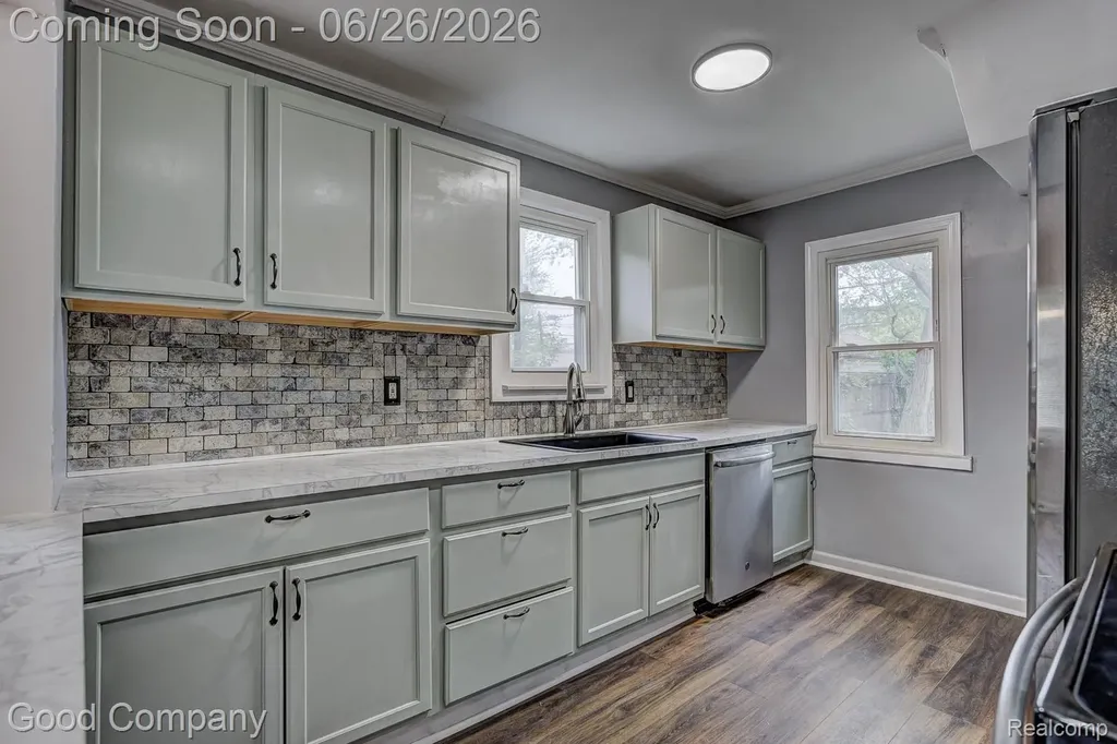 20259 Warrington Drive Detroit City MI 48221
