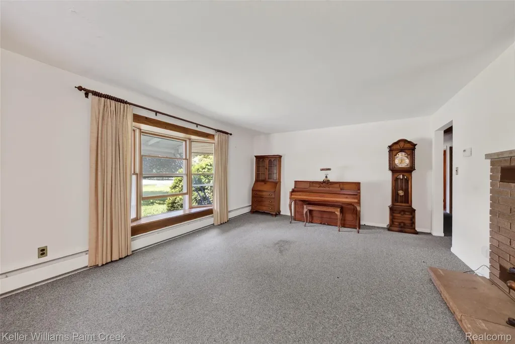 1965 Muer Drive Troy City MI 48084