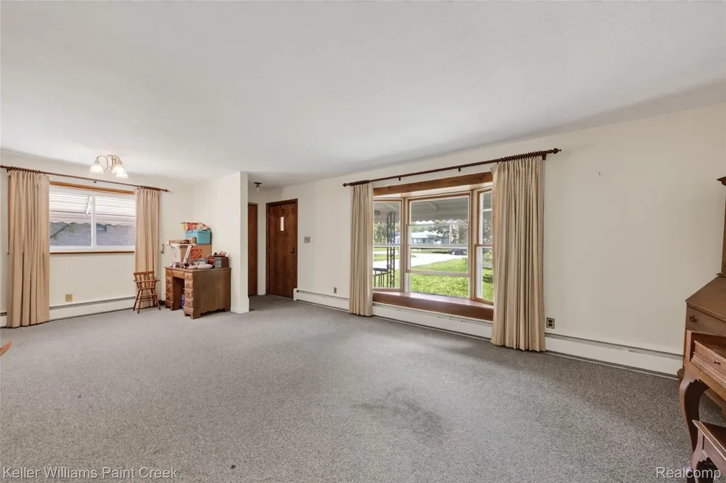 1965 Muer Drive Troy City MI 48084