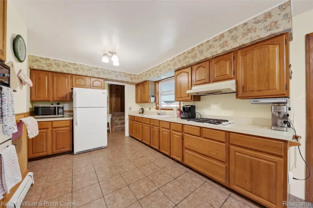 1965 Muer Drive Troy City MI 48084