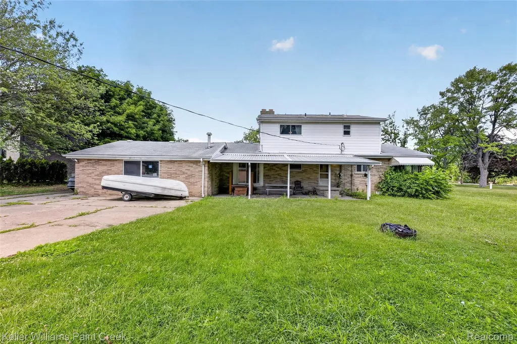1965 Muer Drive Troy City MI 48084