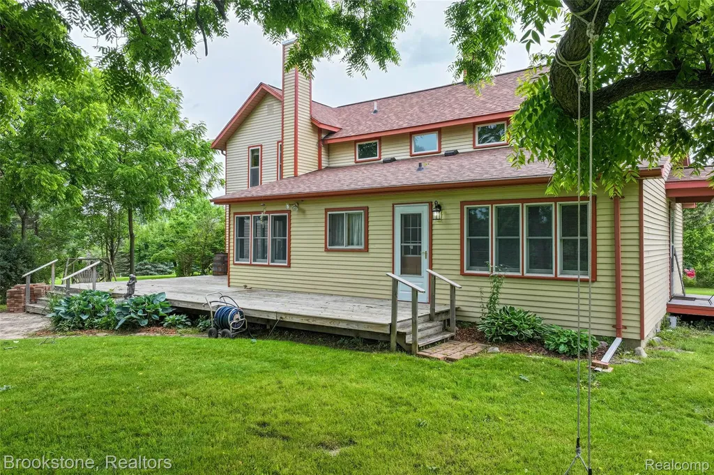 12152 Hoisington Road N Argentine Township MI 48436