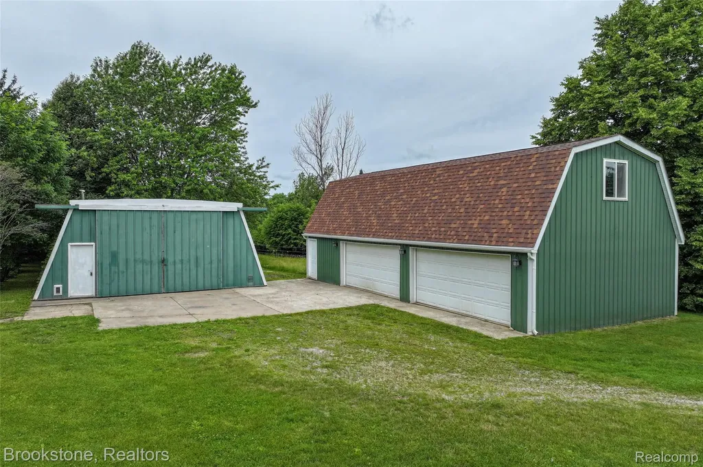 12152 Hoisington Road N Argentine Township MI 48436