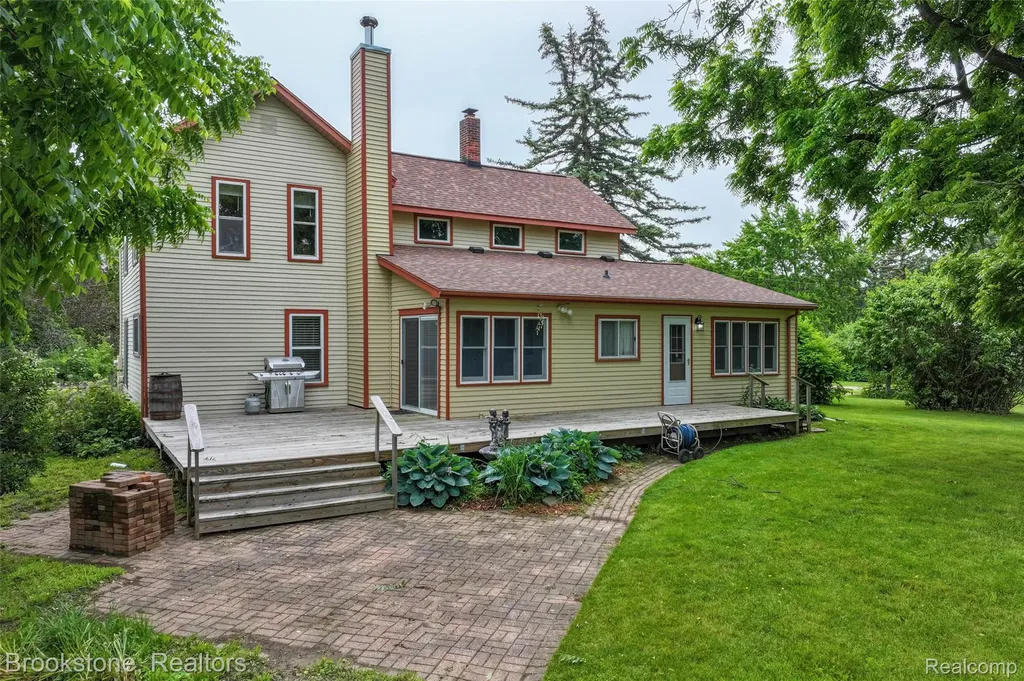12152 Hoisington Road N Argentine Township MI 48436