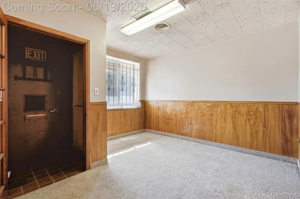 16205 E Warren Avenue Detroit City MI 48224
