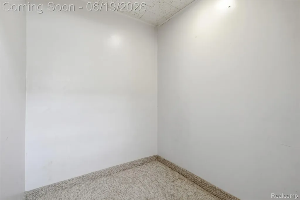 16205 E Warren Avenue Detroit City MI 48224