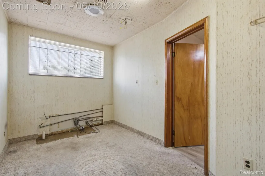 16205 E Warren Avenue Detroit City MI 48224
