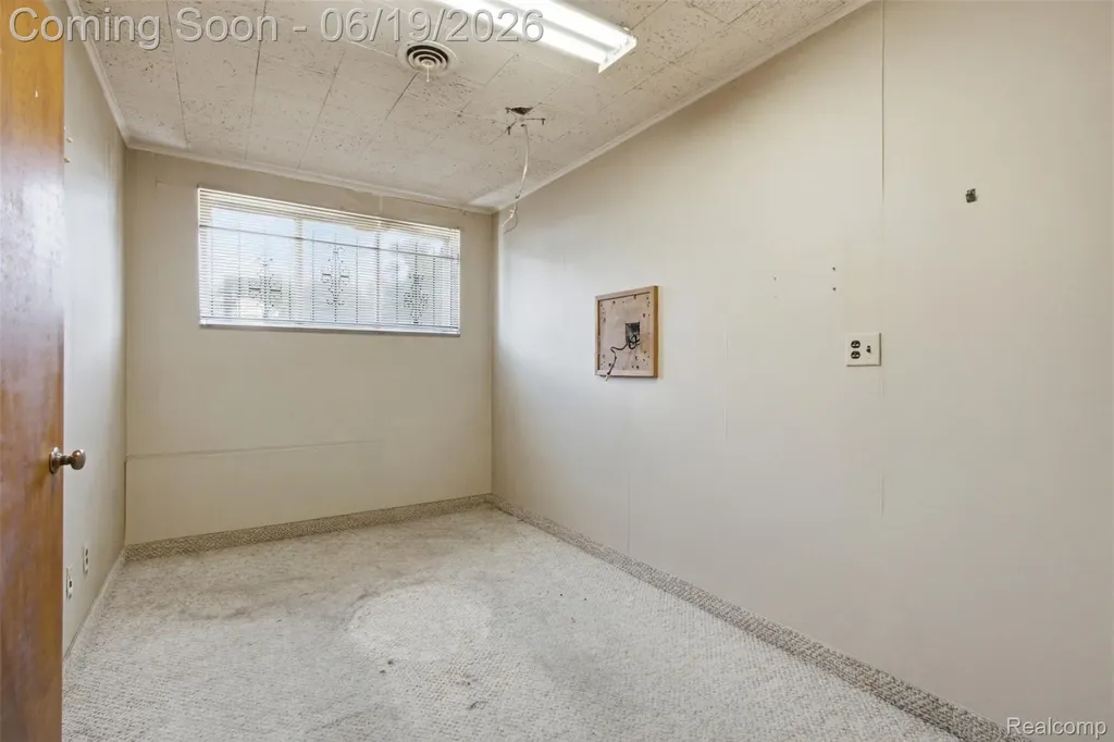 16205 E Warren Avenue Detroit City MI 48224