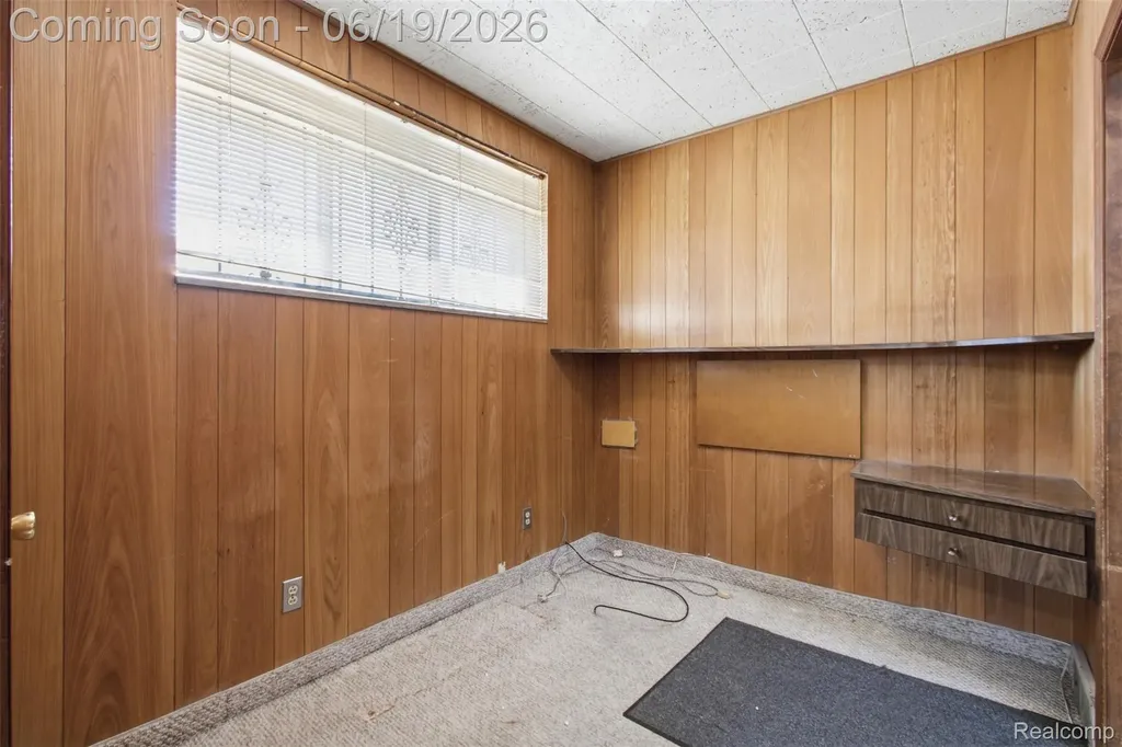 16205 E Warren Avenue Detroit City MI 48224