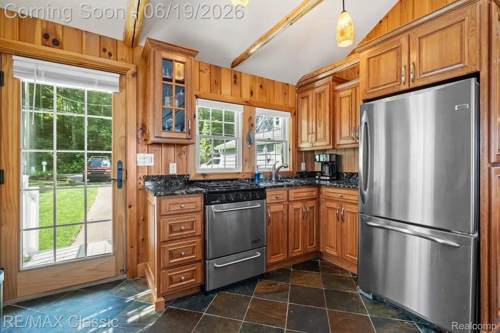5286 Edgelake Drive Hamburg Township MI 48169