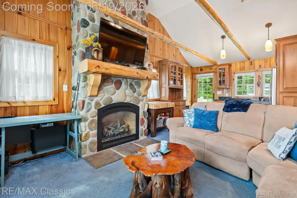 5286 Edgelake Drive Hamburg Township MI 48169