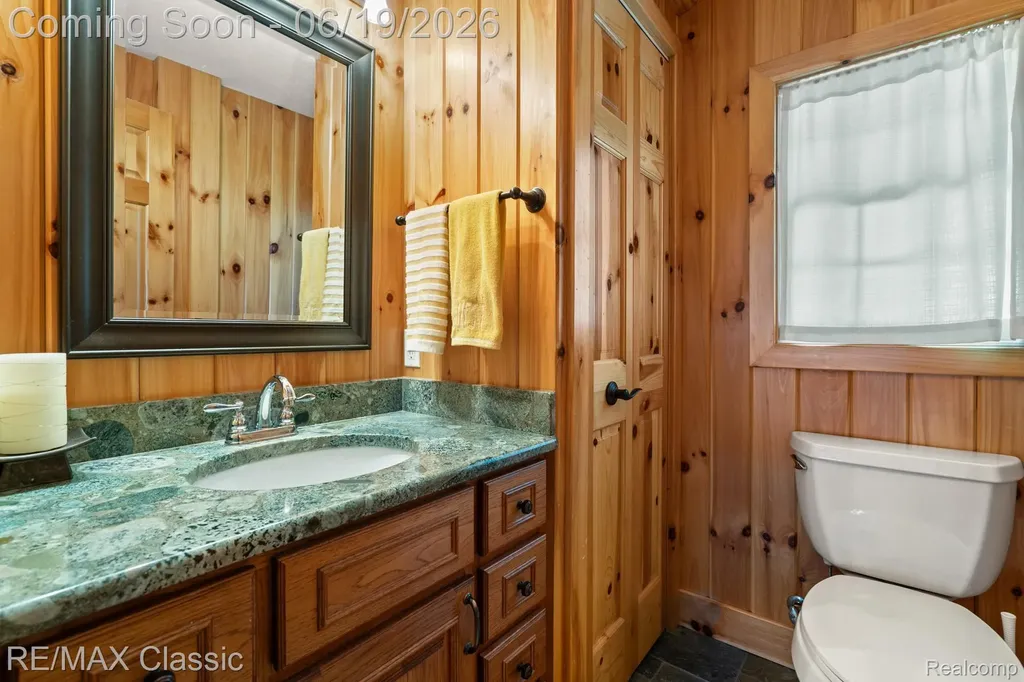 5286 Edgelake Drive Hamburg Township MI 48169