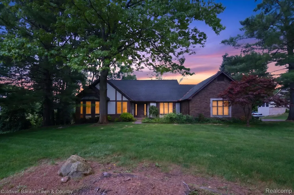 Genoa Township MI, 6656 Snowshoe Lane
