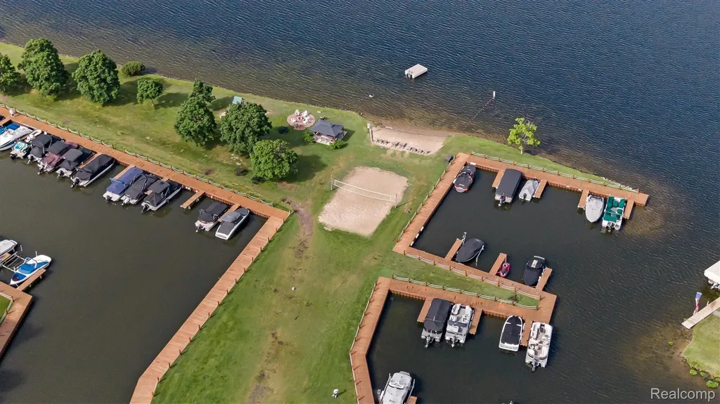 1062 Forest Bay Drive Waterford Charter Township MI 48328