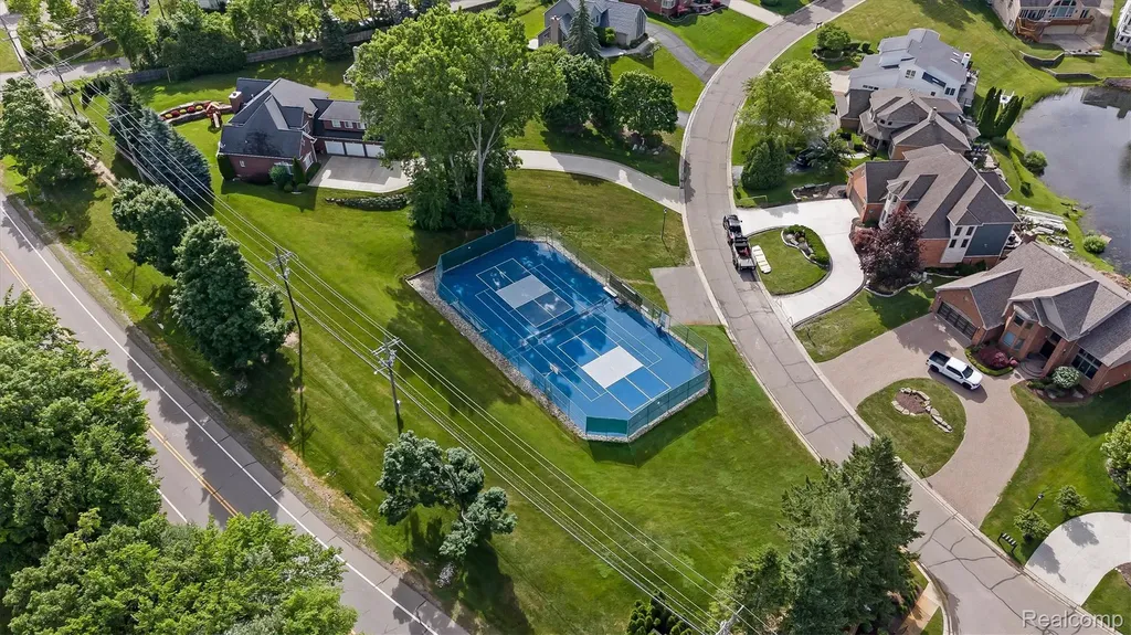 1062 Forest Bay Drive Waterford Charter Township MI 48328