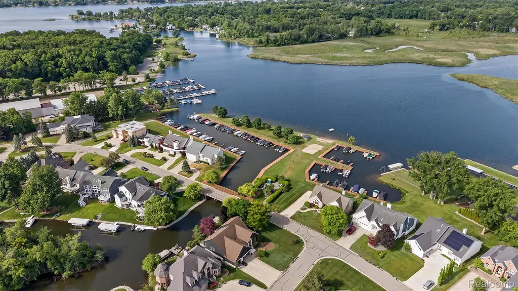 1062 Forest Bay Drive Waterford Charter Township MI 48328