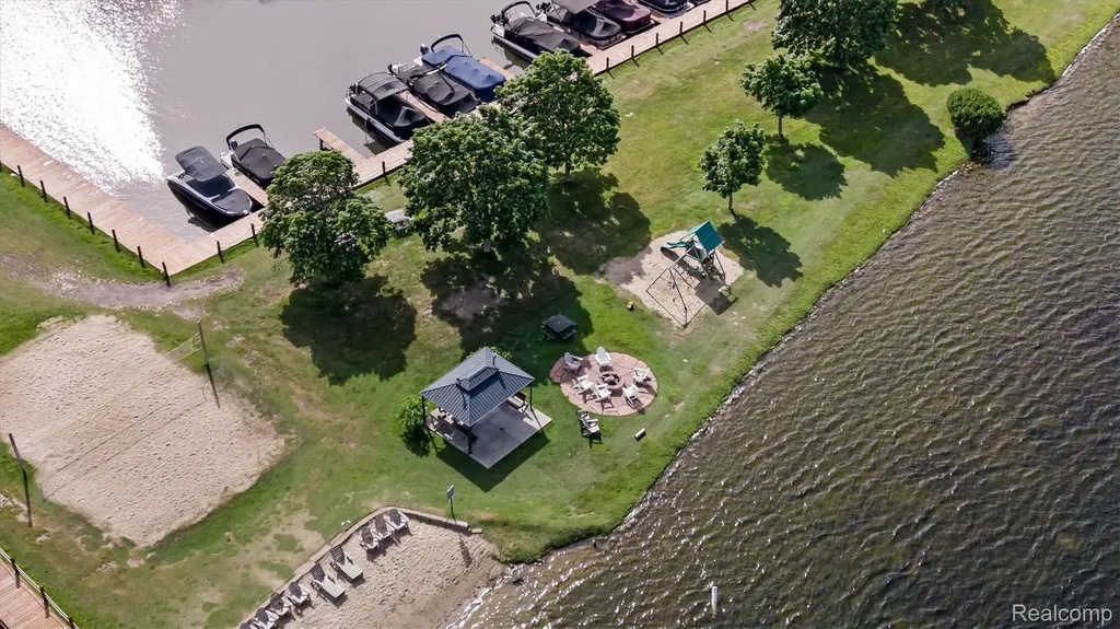 1062 Forest Bay Drive Waterford Charter Township MI 48328