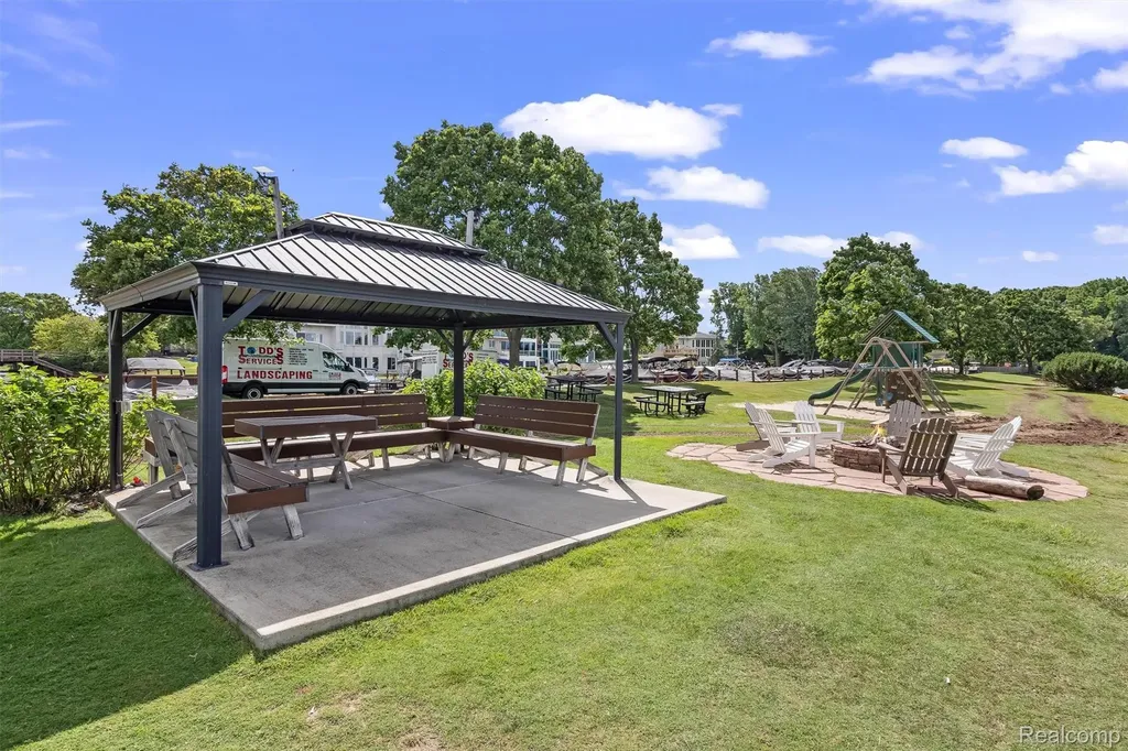 1062 Forest Bay Drive Waterford Charter Township MI 48328