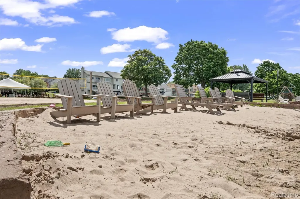 1062 Forest Bay Drive Waterford Charter Township MI 48328