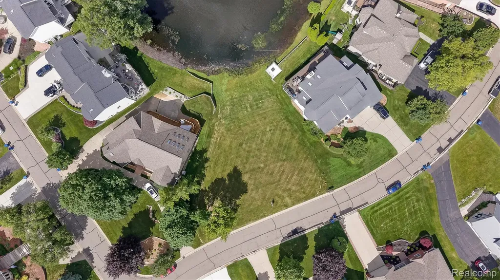 1062 Forest Bay Drive Waterford Charter Township MI 48328