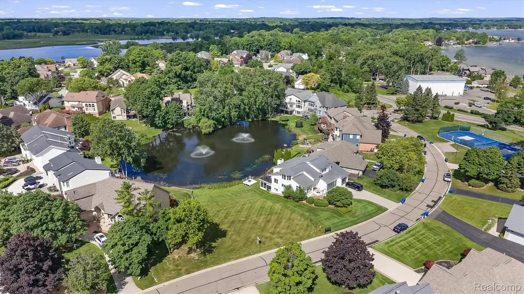 1062 Forest Bay Drive Waterford Charter Township MI 48328