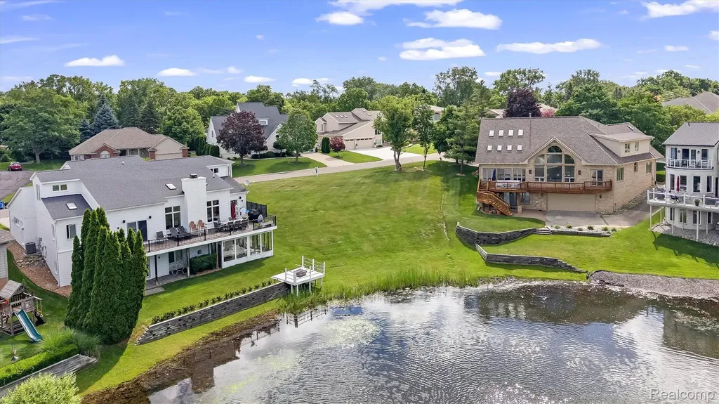 1062 Forest Bay Drive Waterford Charter Township MI 48328