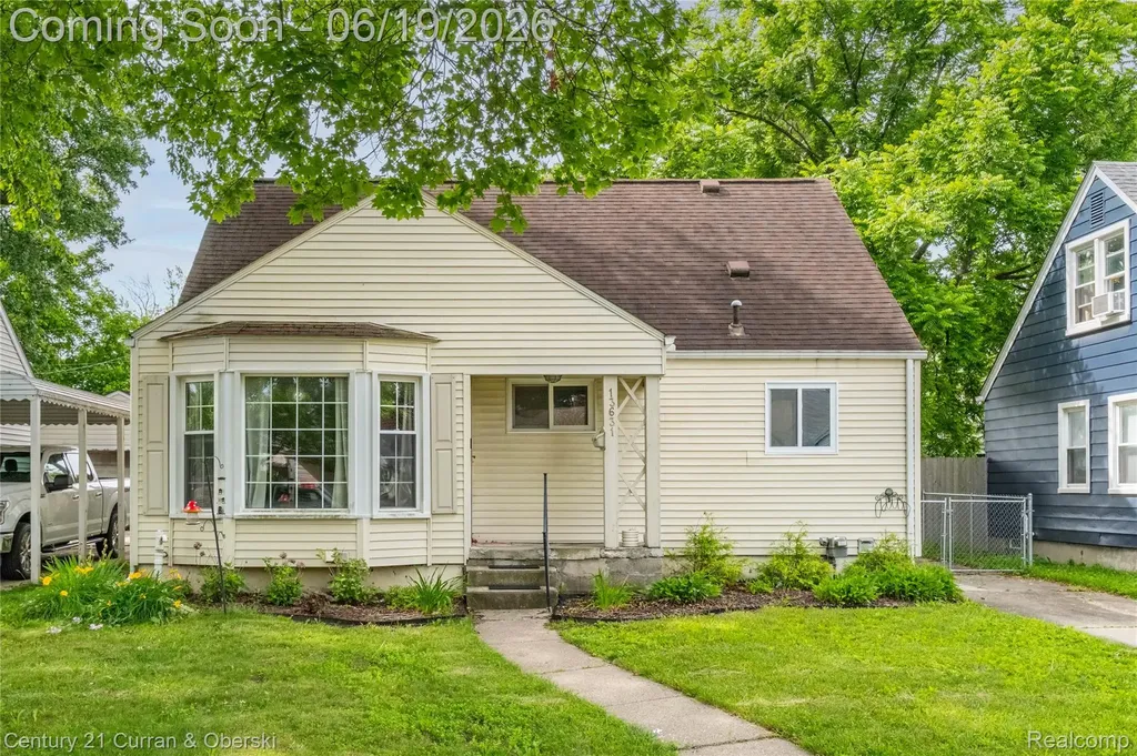 13631 Labelle Street Oak Park City MI 48237