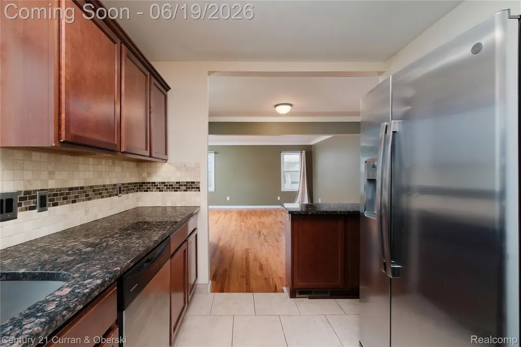 13631 Labelle Street Oak Park City MI 48237