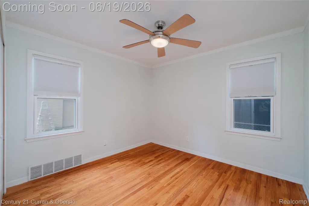 13631 Labelle Street Oak Park City MI 48237
