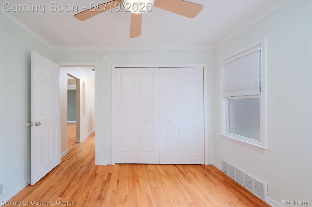13631 Labelle Street Oak Park City MI 48237