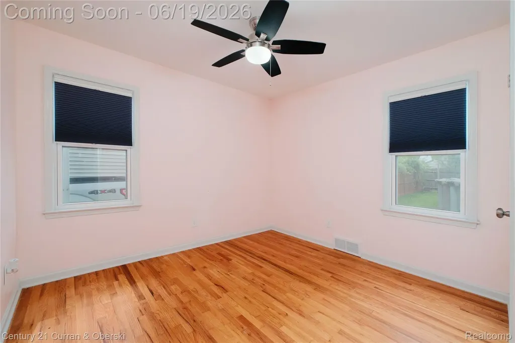 13631 Labelle Street Oak Park City MI 48237