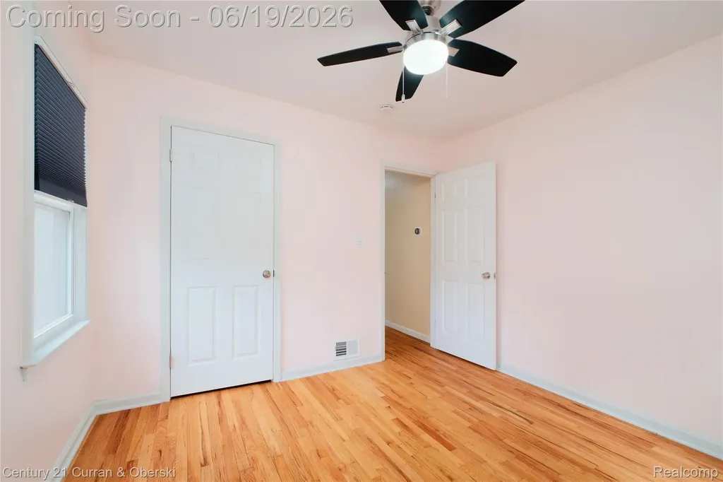 13631 Labelle Street Oak Park City MI 48237