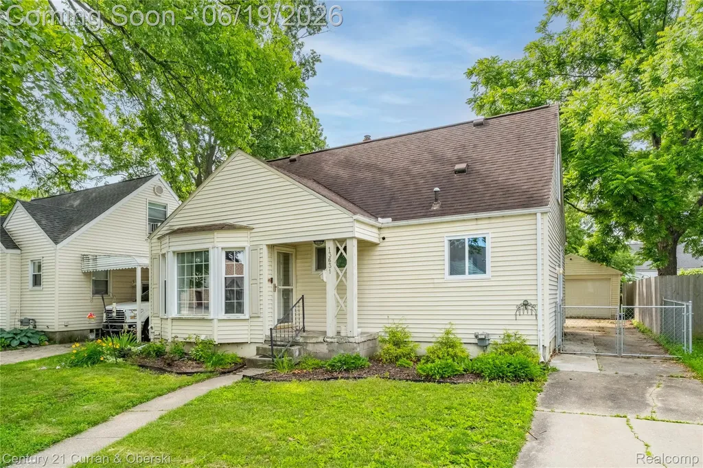 13631 Labelle Street Oak Park City MI 48237